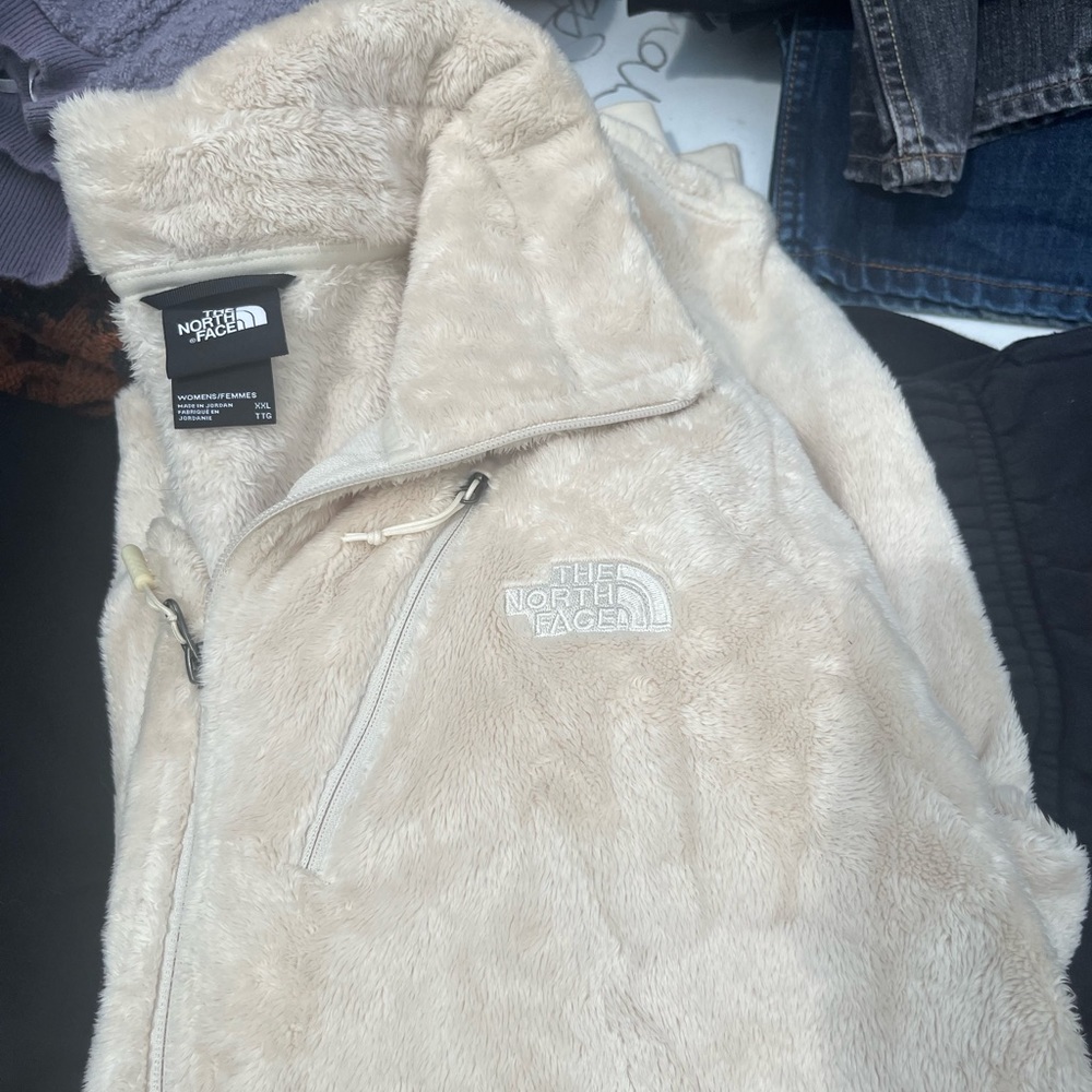 Off white women’s the north face Osito jacket size xxl in very good GUC